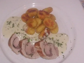 Gefülltes Schweinefilet mit Parmaschinken und Salbeiblättern - Rezept