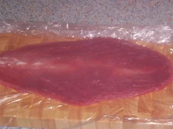 Gefülltes Schweinefilet mit Parmaschinken und Salbeiblättern - Rezept