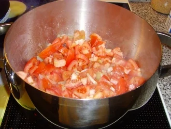 Tomatensuppe mit Lauch und saure Sahne - Rezept