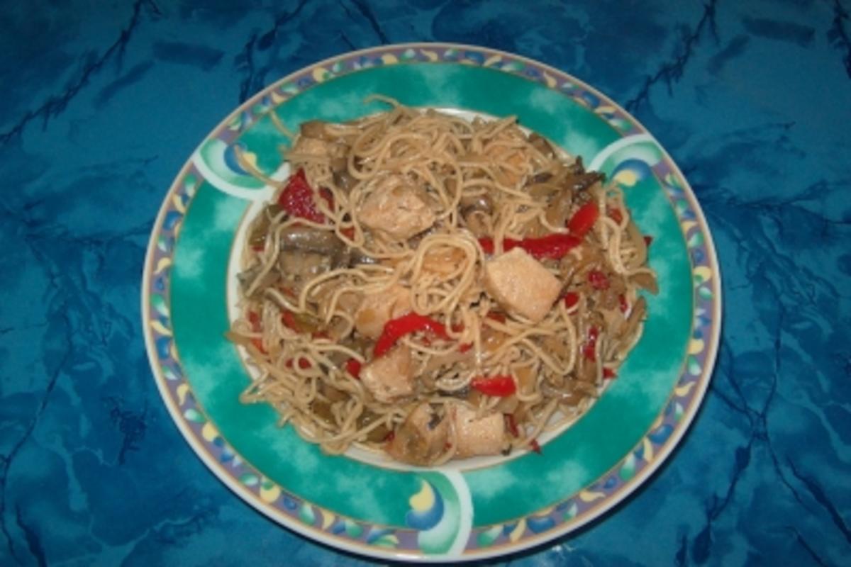 Chinesische Nudelpfanne - Rezept mit Bild - kochbar.de