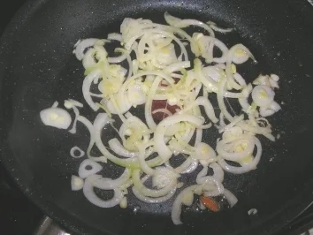 Bandnudeln mit Paprikasoße und Pangasiuswürfeln - Rezept