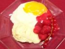 Variation aus Sommermousse und Eis auf frischen Früchten - Rezept