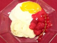 Variation aus Sommermousse und Eis auf frischen Früchten - Rezept