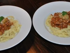 Tagliatelle mit Hähnchen-Feigen-Ragout - Rezept