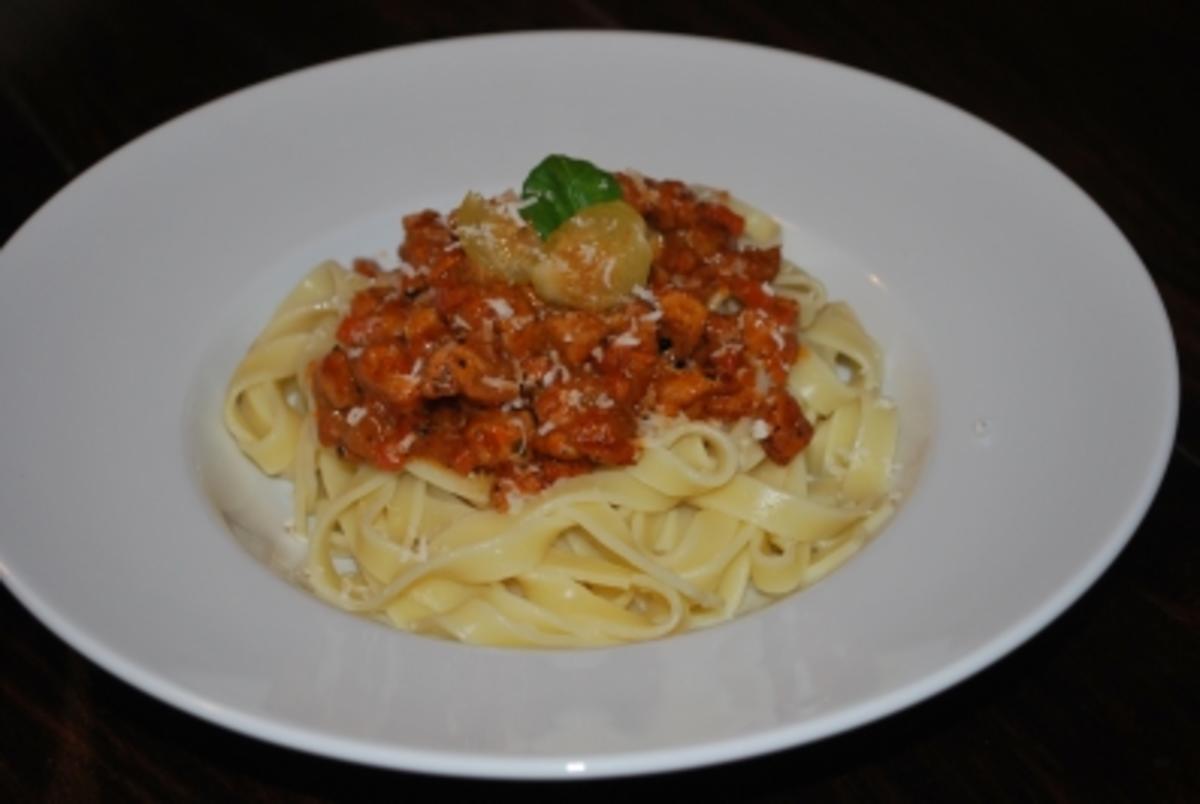 Tagliatelle mit Hähnchen-Feigen-Ragout - Rezept