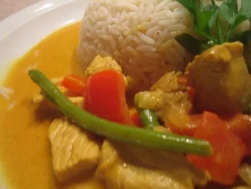 Rezept: Curry-Hähnchen mit Bohnen, Paprika und Reis Curry-Hähnchen mit Bohnen, Paprika und Reis - Rezept
