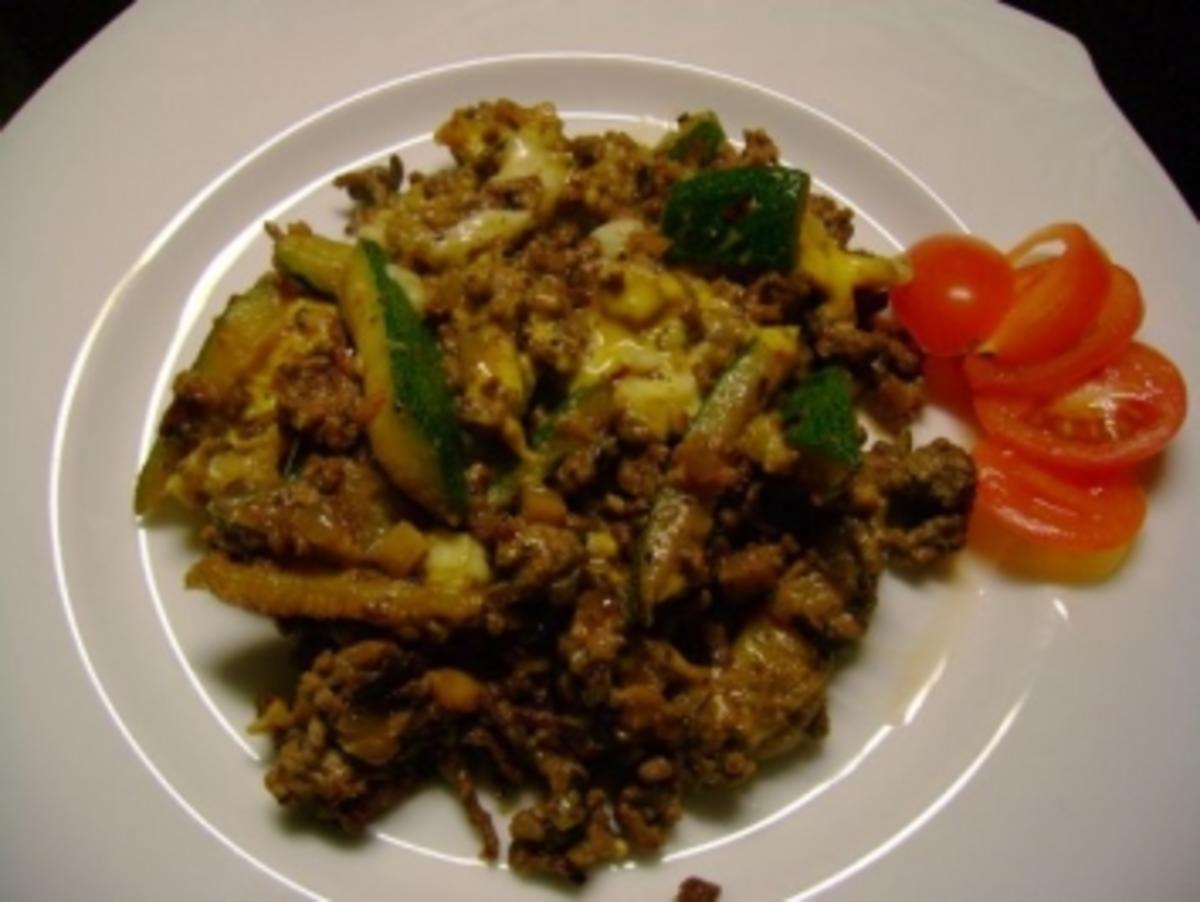 Hackfleisch Zucchinipfanne - Rezept mit Bild - kochbar.de