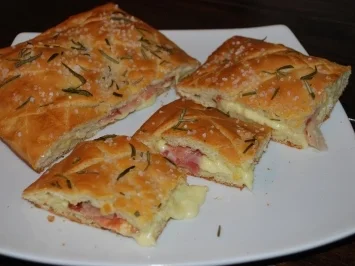 Rezept: Gefülltes Pizzabrot Gefülltes Pizzabrot - Rezept