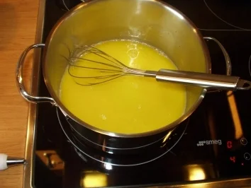 Rezept: Windbeutel selbstgemacht mit Sahne und Kirschen Windbeutel selbstgemacht mit Sahne und Kirschen - Rezept