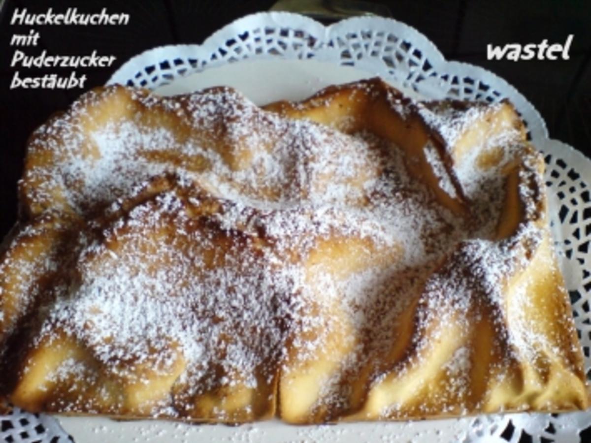 Huckelkuchen bekommt beim backen Huckel - Rezept mit Bild - kochbar.de