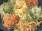 Bunter Salat mit Käse - Rezept