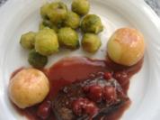 Hirschsteak mit Kirsch-Preißelbeersauce - Rezept