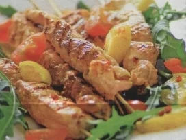 Fleischspieße mit Rucola-Salat - Rezept