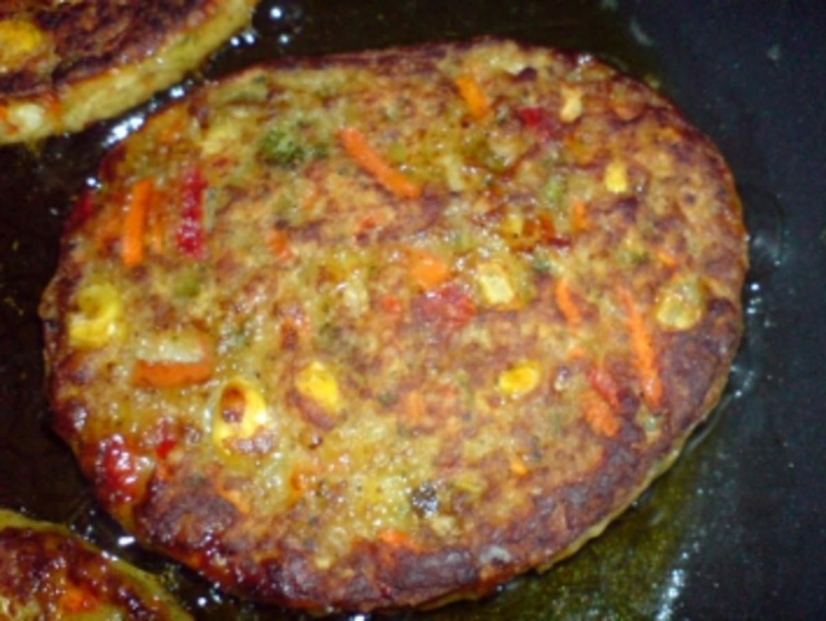 Gemüseburger mit Fleisch - Rezept mit Bild - kochbar.de