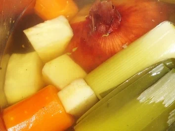 Gemüsebrühe - Rezept