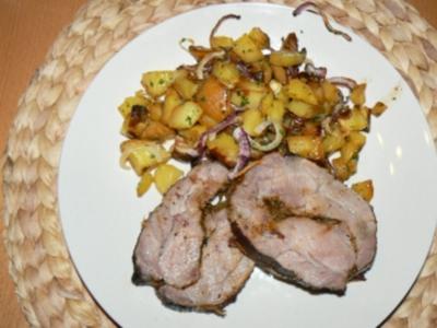 Was herzhaftes aus dem Backofen: Spießbraten mit Petersilien-Zwiebel-Kartoffeln - Rezept