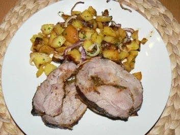 Rezept: Was herzhaftes aus dem Backofen: Spießbraten mit Petersilien-Zwiebel-Kartoffeln Was herzhaftes aus dem Backofen: Spießbraten mit Petersilien-Zwiebel-Kartoffeln - Rezept