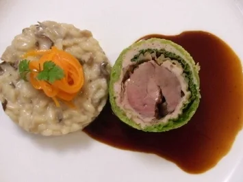 Rezept: Taubenbrust im Wirsingblatt mit Steinpilzrisotto Taubenbrust im Wirsingblatt mit Steinpilzrisotto - Rezept