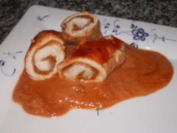 Hähnchenroulade in Tomaten-Sahne-Soße - Rezept