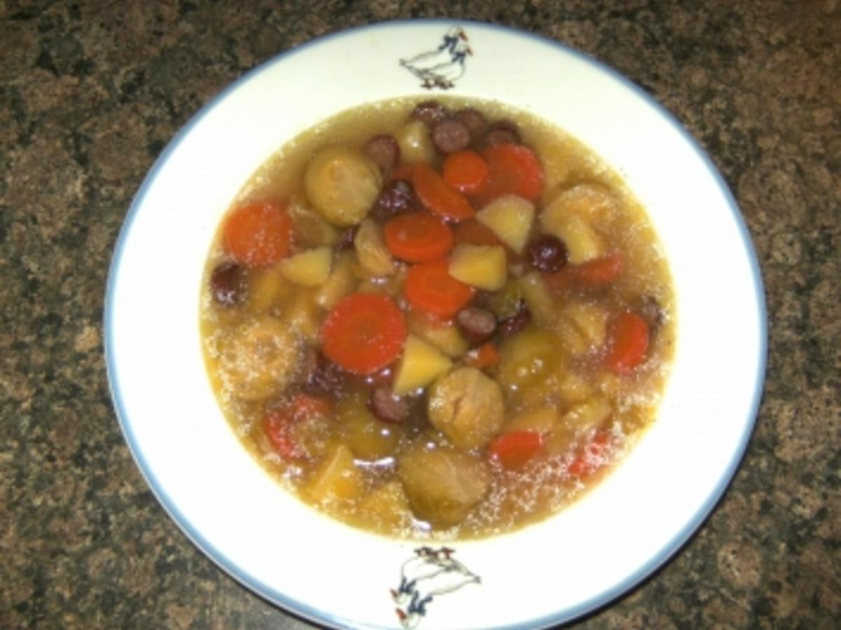 Rosenkohlsuppe mit Wurst - Rezept mit Bild - kochbar.de