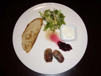 Gefüllte Datteln im Speckmantel an Gourmetsalat - Rezept