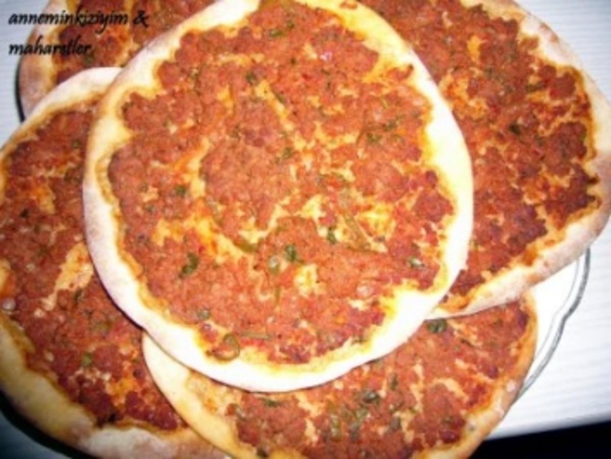Türkische Pizza (Lahmacun) - Rezept