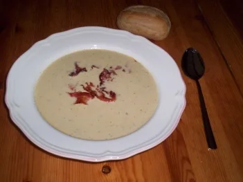 Mais-Cremesuppe mit knusprigen Speckstreifen - Rezept