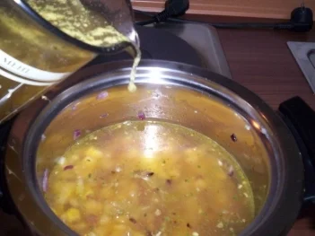 Mais-Cremesuppe mit knusprigen Speckstreifen - Rezept - Bild Nr. 4