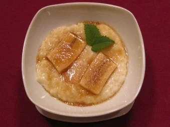 Rezept: Karamellisierter Milchreis mit Banane Karamellisierter Milchreis mit Banane - Rezept