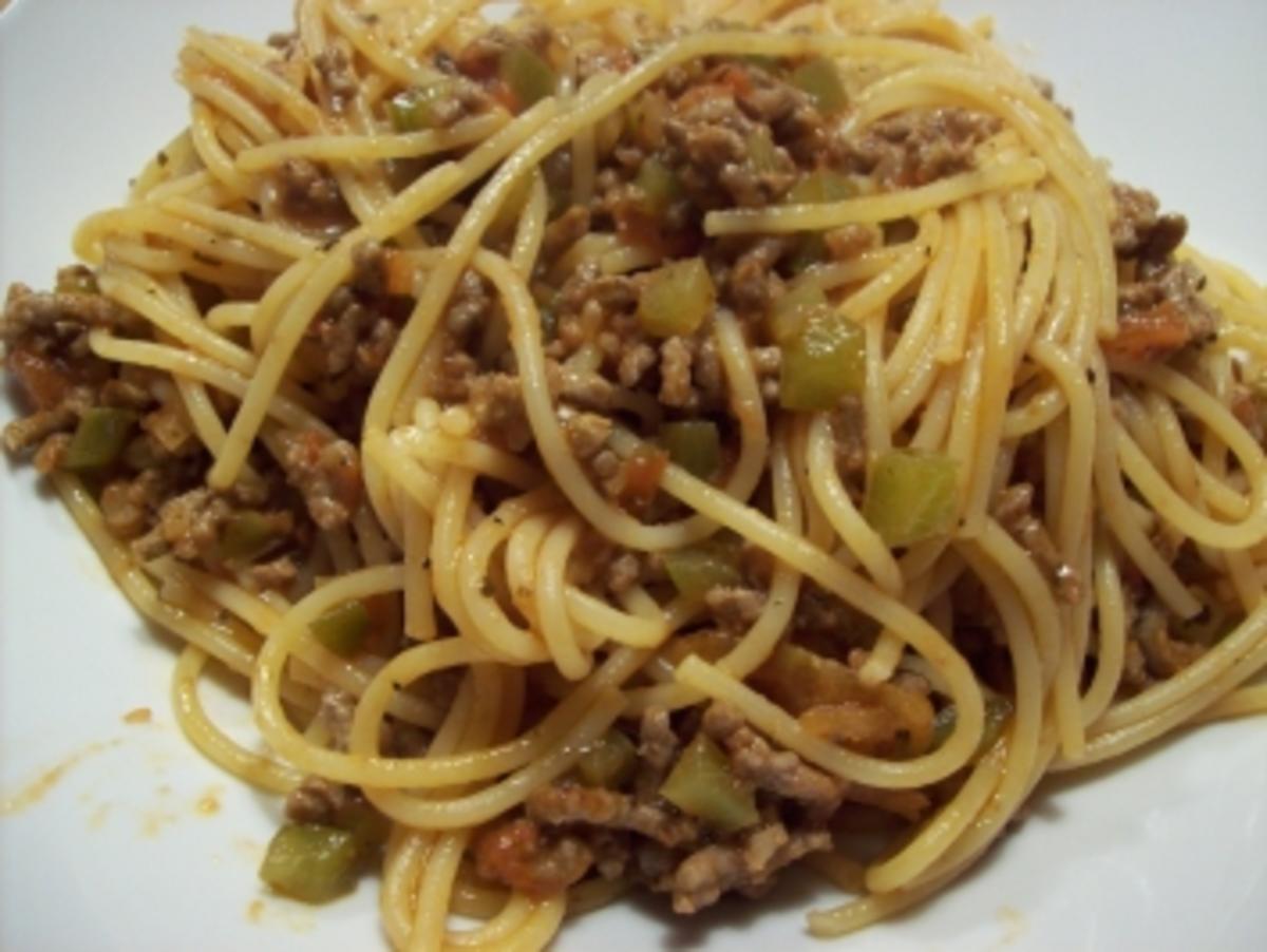 Spaghetti a la Bolognese - Rezept