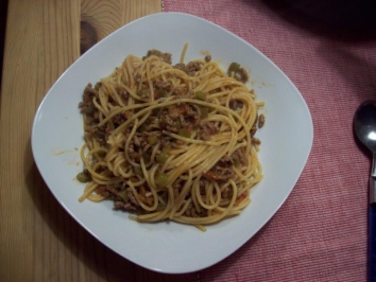 Spaghetti a la Bolognese - Rezept