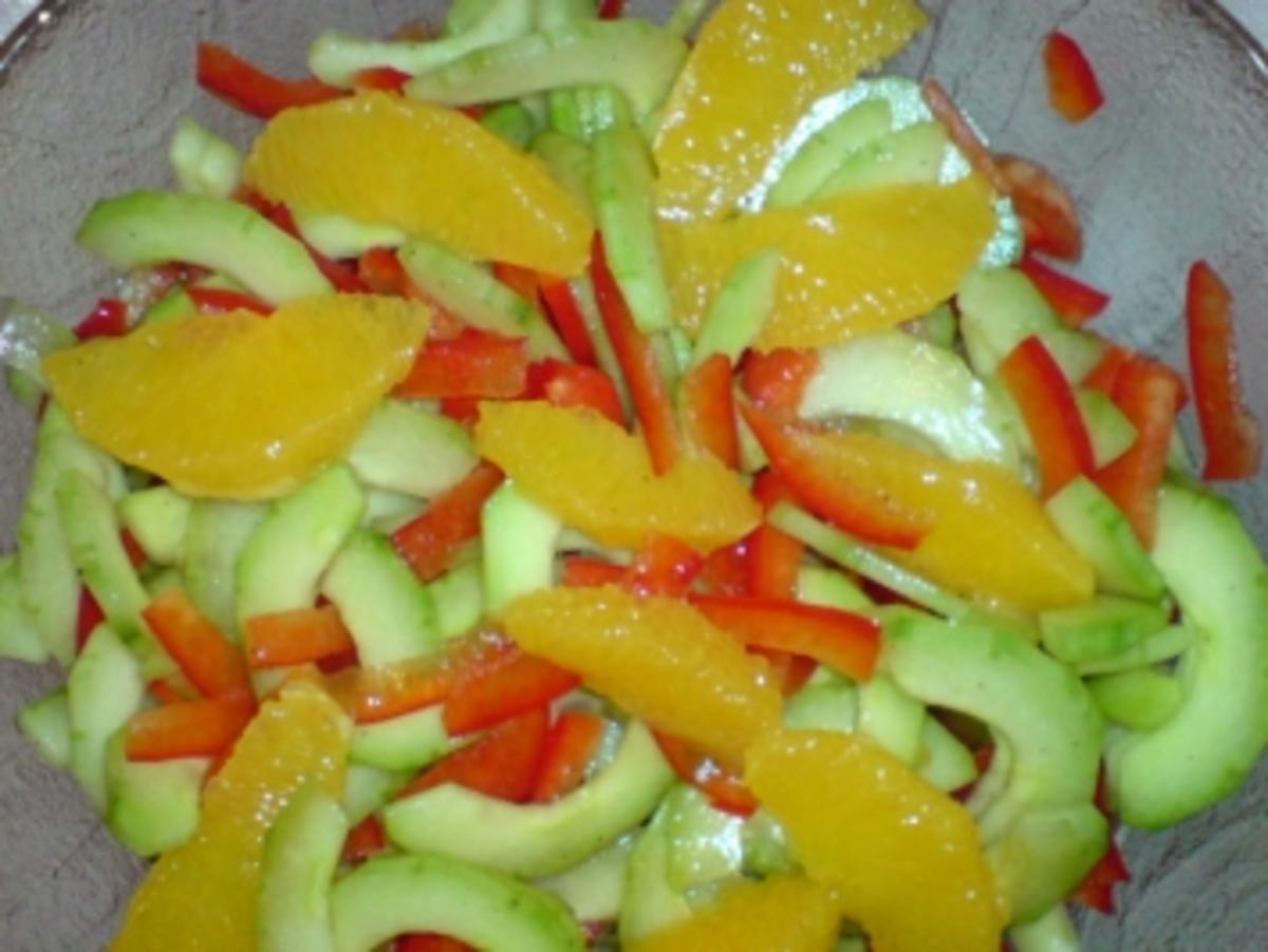 Fruchtiger Gurkensalat - Rezept