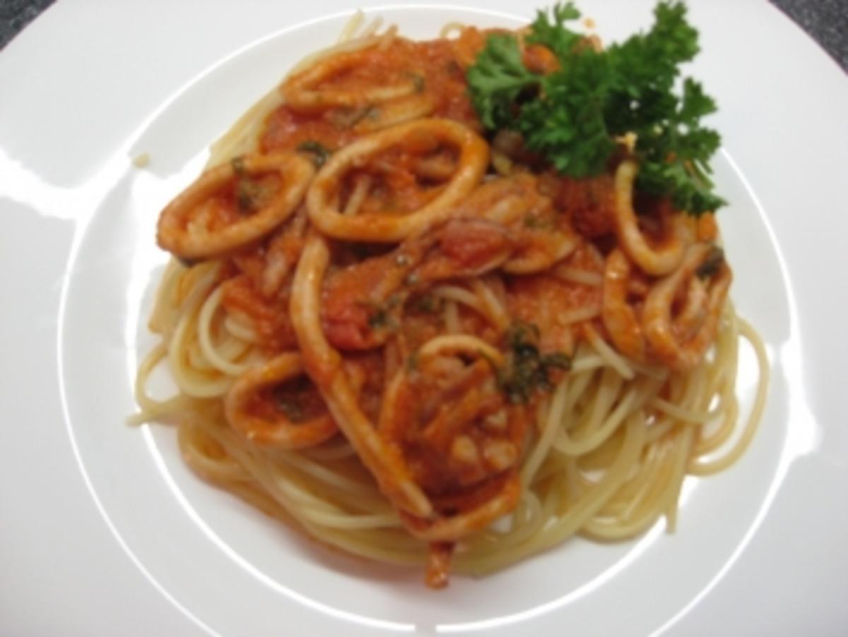 Spaghettini mit frischen Tintenfischen - Rezept