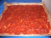 Pizza vom Blech (Vollkornteig) - Rezept