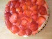 Biskuittorte mit Erdbeer-Quark-Creme - Rezept