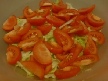 Bunter Salat mit Putenbruststreifen - Rezept