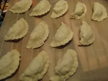 Rezept: Minicalzone mit drei verschiedenen Füllungen Minicalzone mit drei verschiedenen Füllungen - Rezept