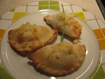 Rezept: Minicalzone mit drei verschiedenen Füllungen Minicalzone mit drei verschiedenen Füllungen - Rezept