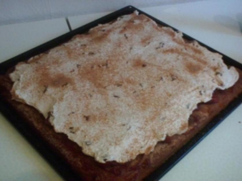 Kirschkuchen unter Zimt Sahnehaube - einfach - 287 kcal/100g