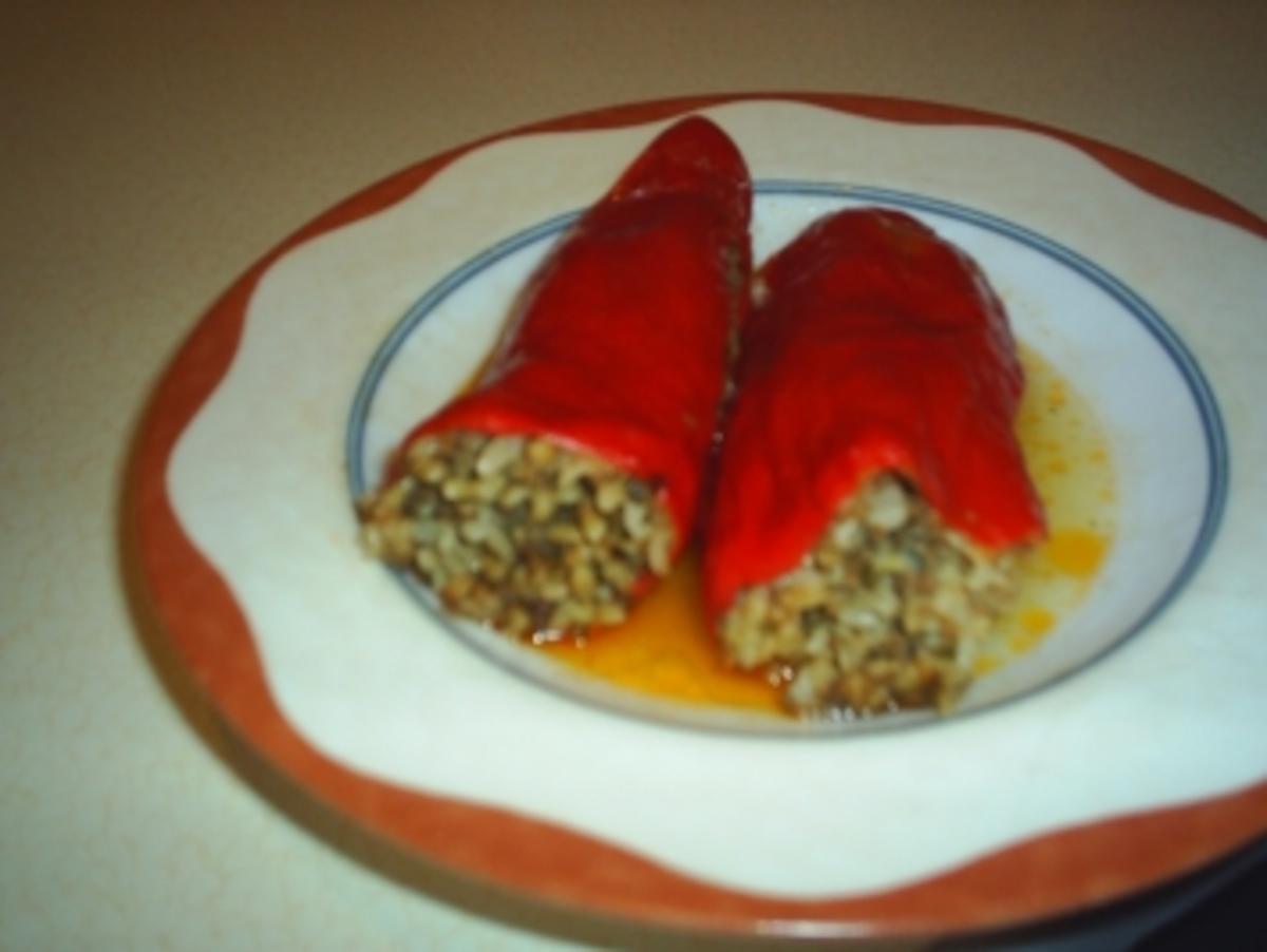 Dolma (gefüllte rote Paprika) - Rezept - kochbar.de