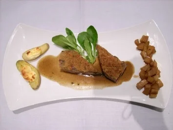 Rezept: Jungschafrücken mit gefüllten Kartoffeln und Balsamico- Gewürzbirnen Jungschafrücken mit gefüllten Kartoffeln und Balsamico- Gewürzbirnen - Rezept