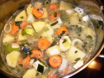 Feine Kartoffelsuppe mit Kochschinkenwürfel - Rezept