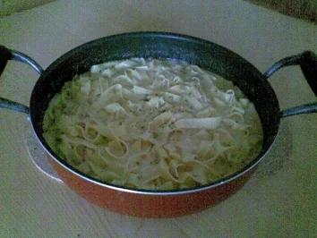 BANDNUDELN MIT LACHS GORGONZOLASOSSE - Rezept