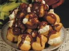 Profiteroles mit Schokoladesauce - Rezept