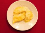 Ravioli mit einer Füllung aus Ricotta und Sommerkräutern (Pierre Geißensetter) - Rezept