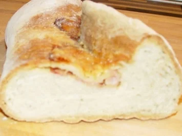 Rezept: Ciabatta mit Schinken und Raclettekäse Ciabatta mit Schinken und Raclettekäse - Rezept