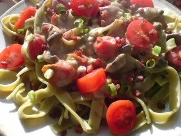 Nudeln mit Champignon-Rahm - Rezept
