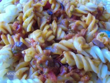 Fusilli in pikant-fruchtiger Umhüllung - Rezept