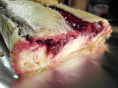 Rezept: Mehlspeisen: Topfen-Himbeer Strudel Mehlspeisen: Topfen-Himbeer Strudel - Rezept