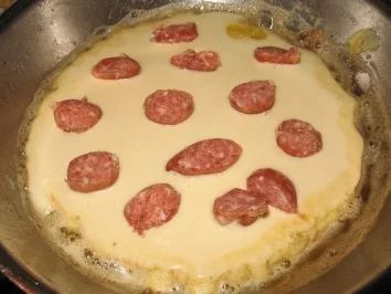 Mettwurstpfannekuchen - Rezept